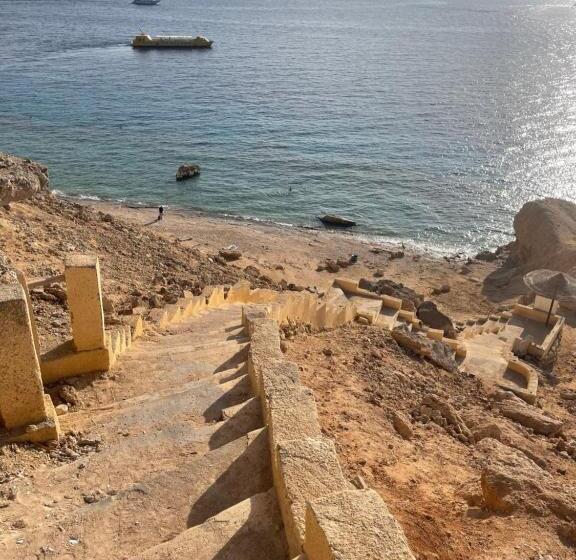 پانسیون Ras Katy Sunset Views