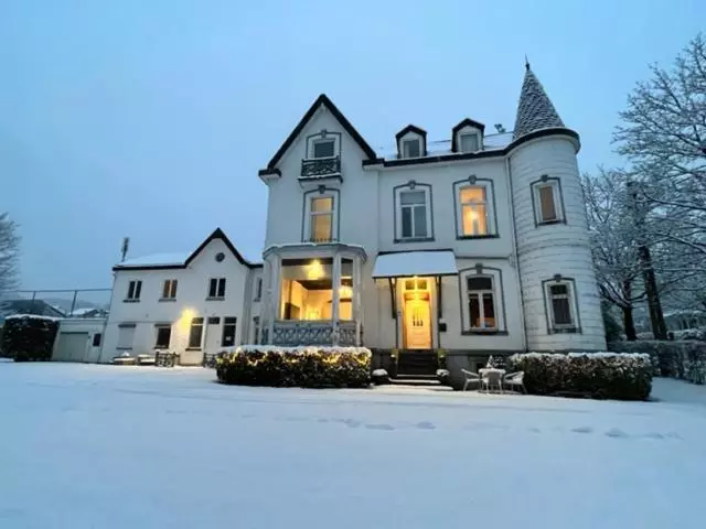 ベッドアンドブレックファースト La Villa Blanche Spa