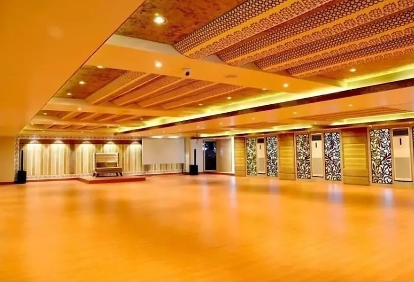 ホテル Ganga Residency