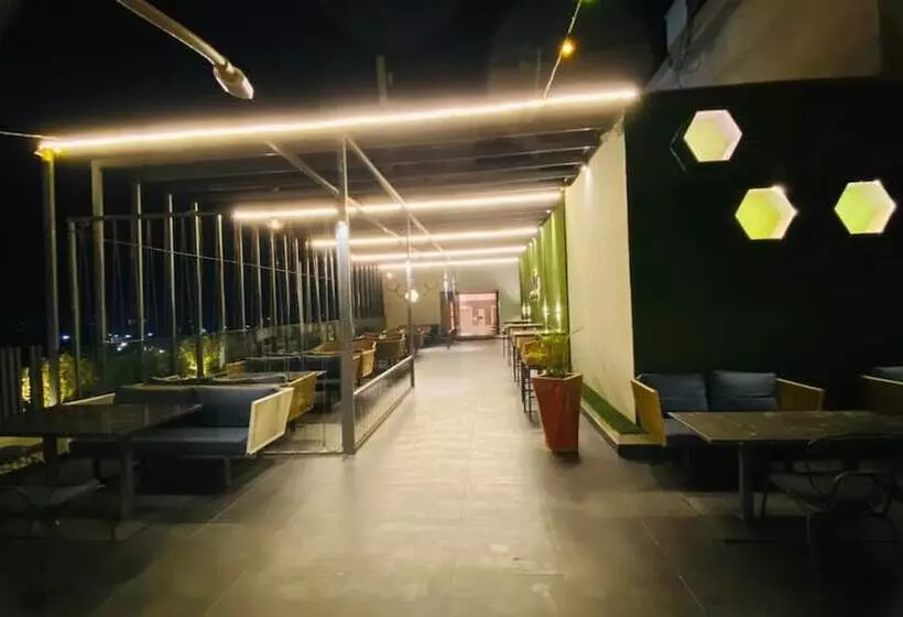 ホテル Ganga Residency