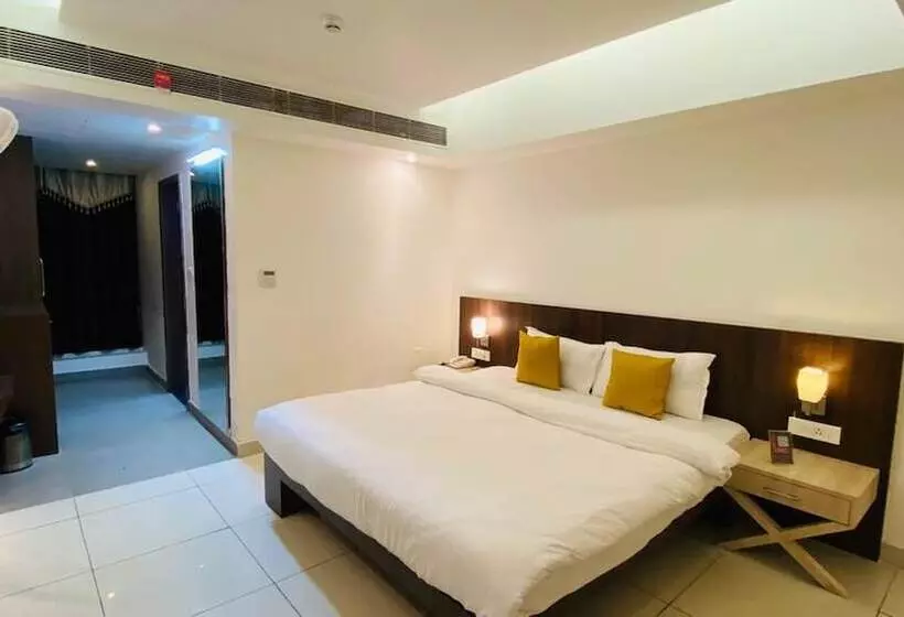 ホテル Ganga Residency