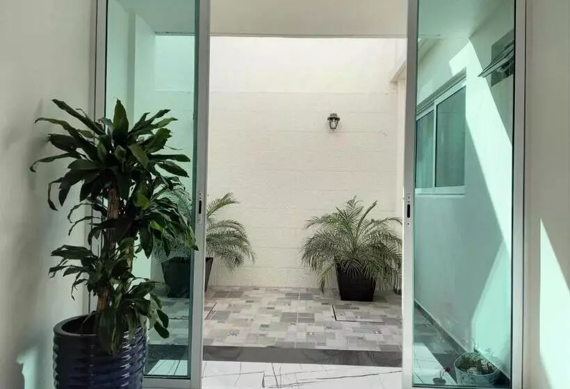 هتل Habitaciones Amubladas Logos Ii