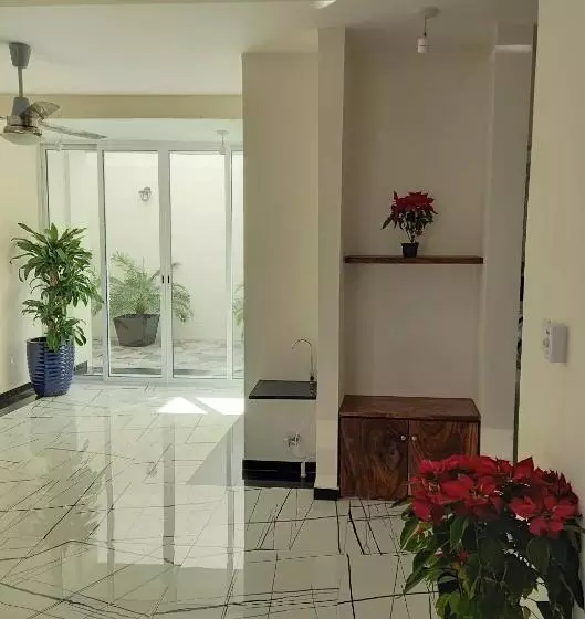 هتل Habitaciones Amubladas Logos Ii