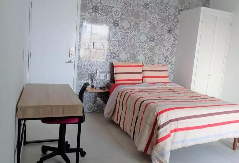 هتل Habitaciones Amubladas Logos Ii