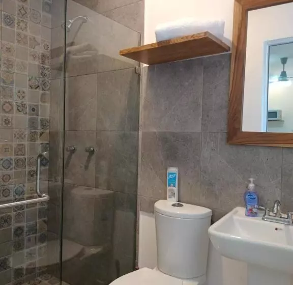 هتل Habitaciones Amubladas Logos Ii