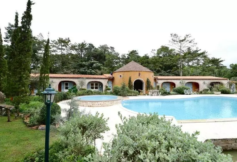 ホテル Moon River Village