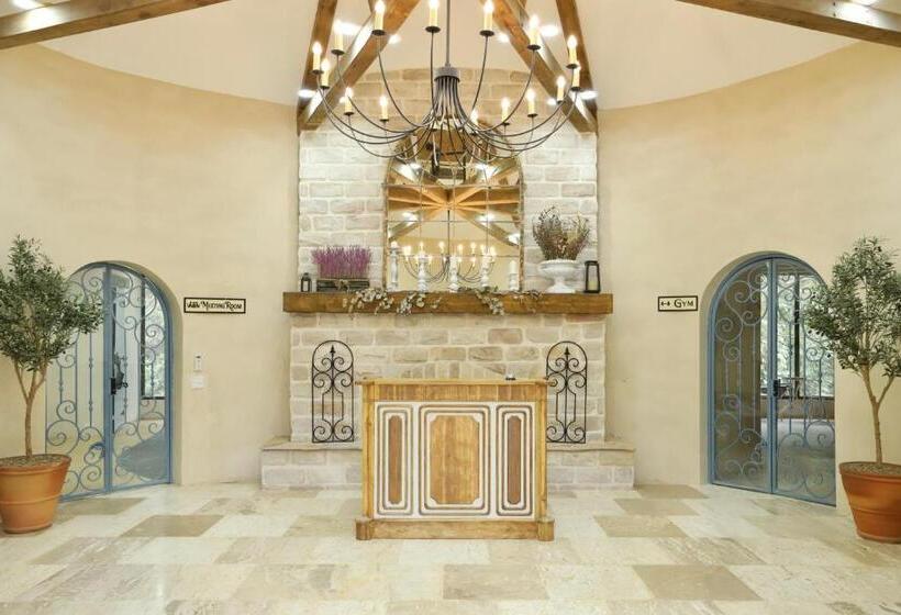 Отель Moon River Village