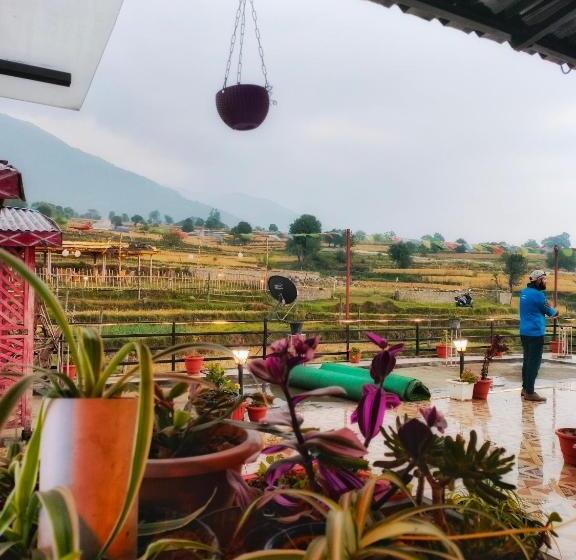 酒店 Raahi Stay, Landing Site Bir   Stay & Cafe