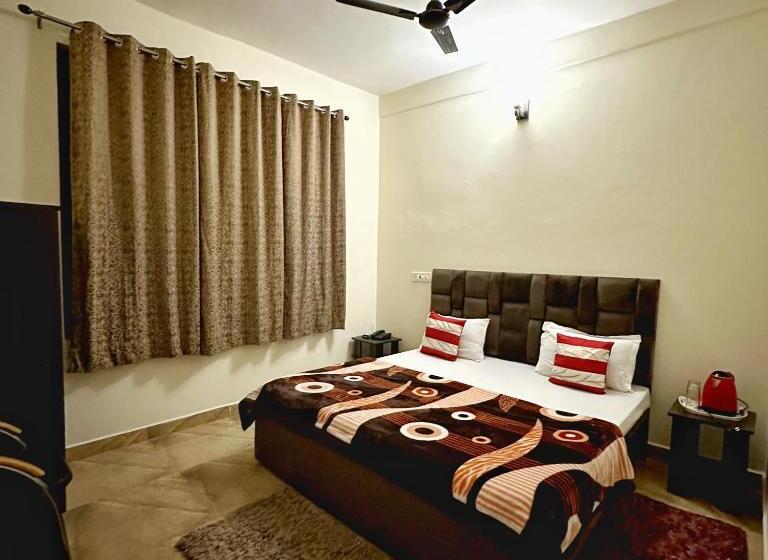 酒店 Raahi Stay, Landing Site Bir   Stay & Cafe