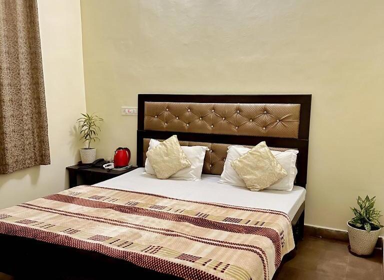 酒店 Raahi Stay, Landing Site Bir   Stay & Cafe