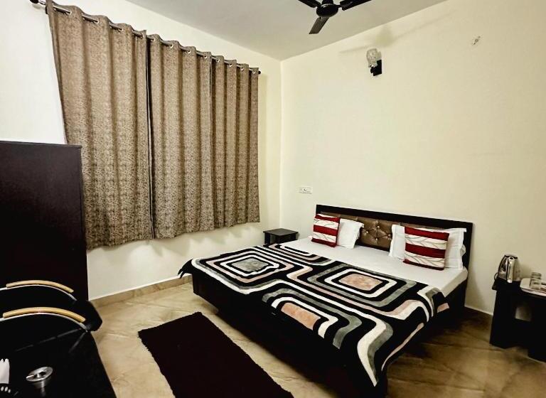 酒店 Raahi Stay, Landing Site Bir   Stay & Cafe