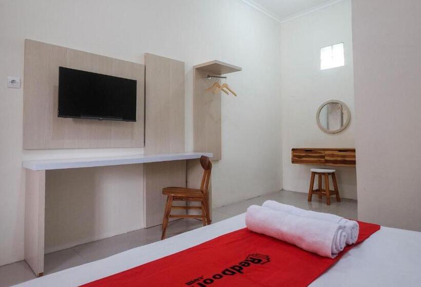 Reddoorz Plus Syariah At Hotel Indonesia Kajen