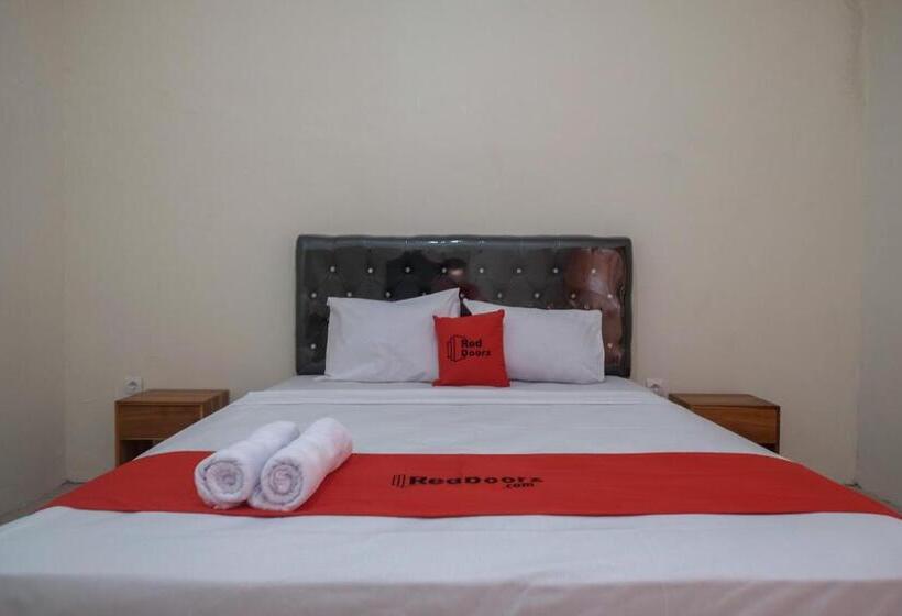 Reddoorz Plus Syariah At Hotel Indonesia Kajen