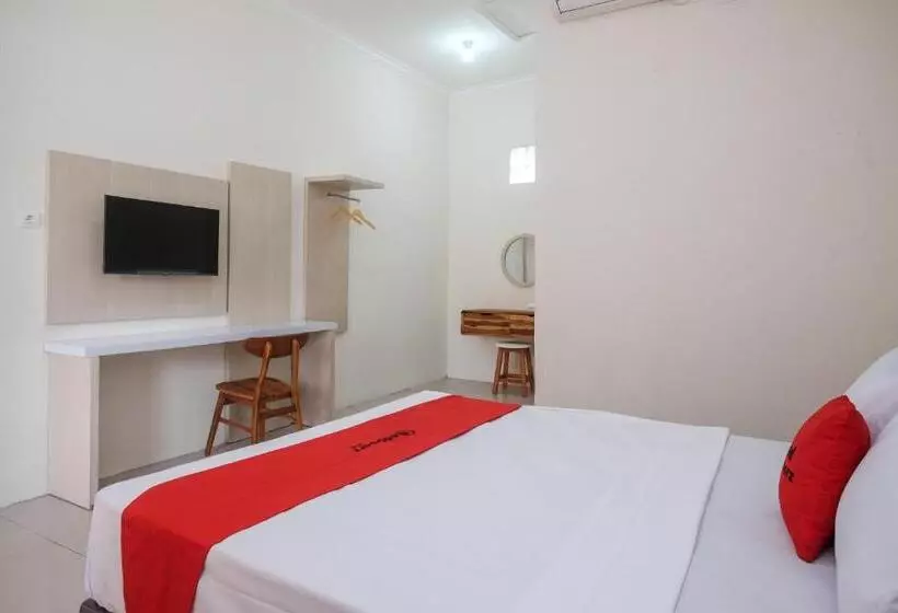 Reddoorz Plus Syariah At Hotel Indonesia Kajen