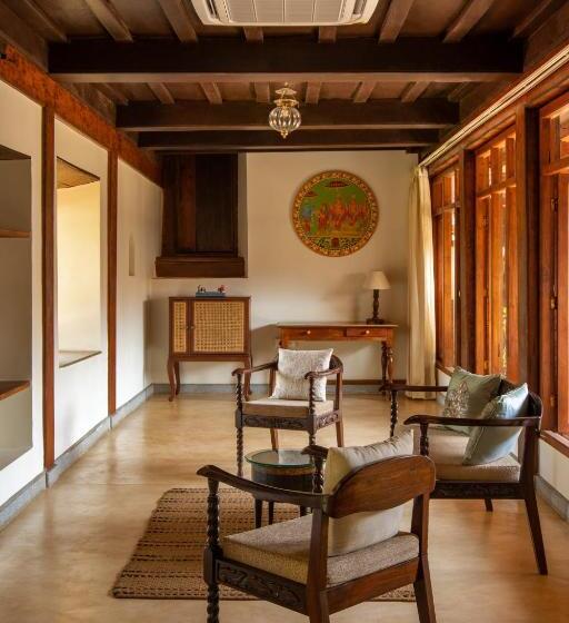 Отель Sawantwadi Palace Boutique Art