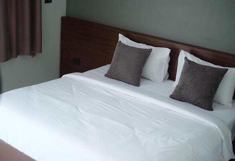 בית מלון כפרי Thezen