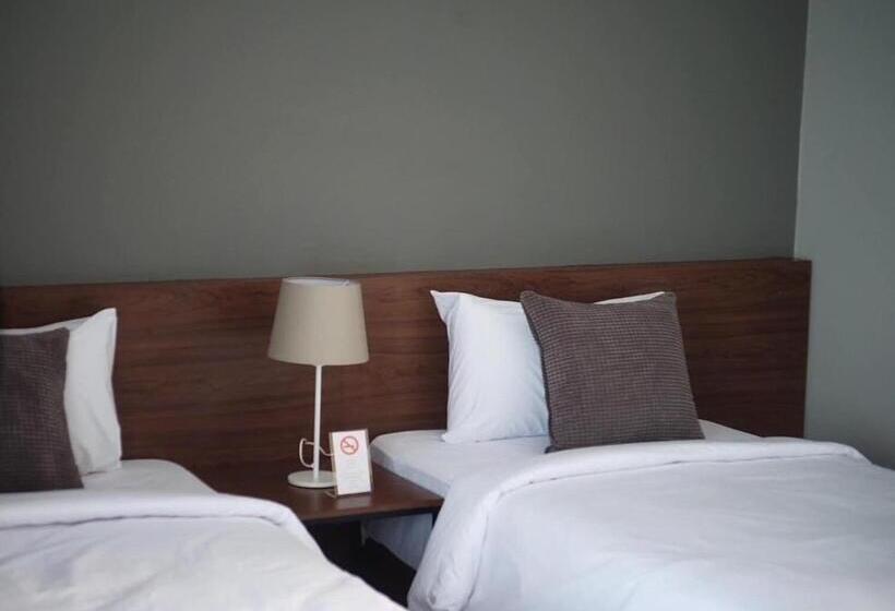 בית מלון כפרי Thezen