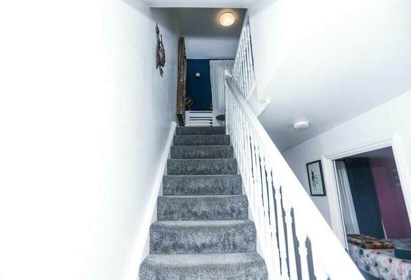 펜션 Surebillionaire Homes