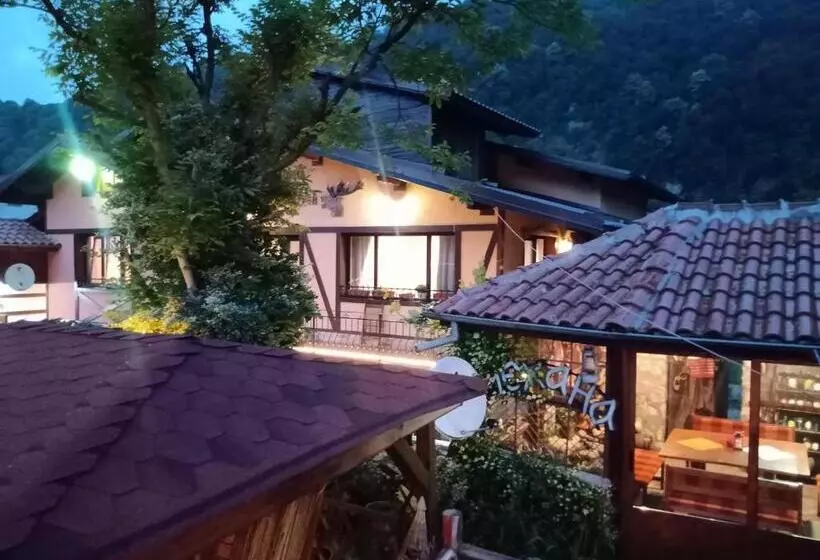 Hotelli кръчмъ при байката Alpin