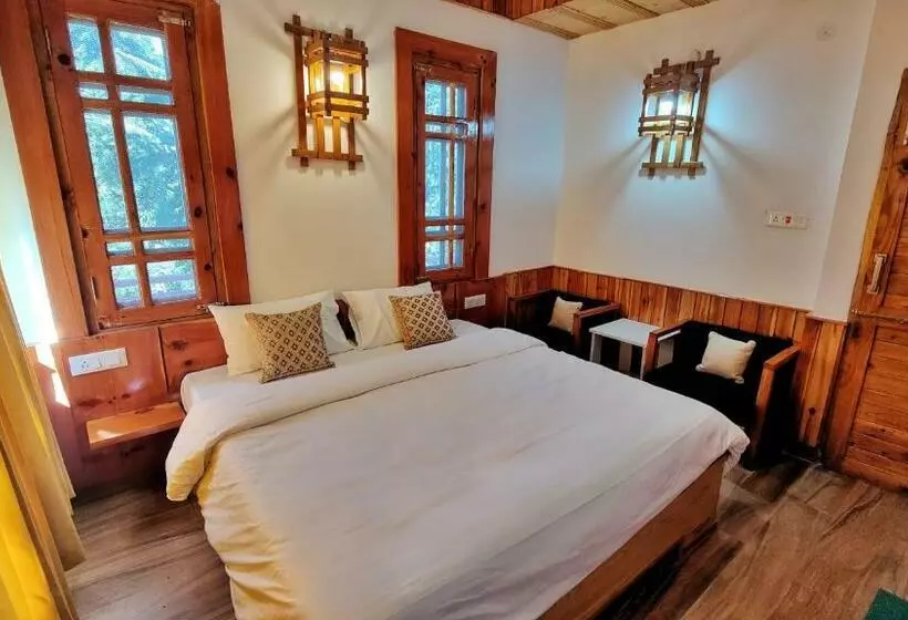 ホテル Basa Palace