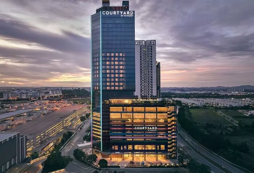ホテル Courtyard By Marriott Setia Alam