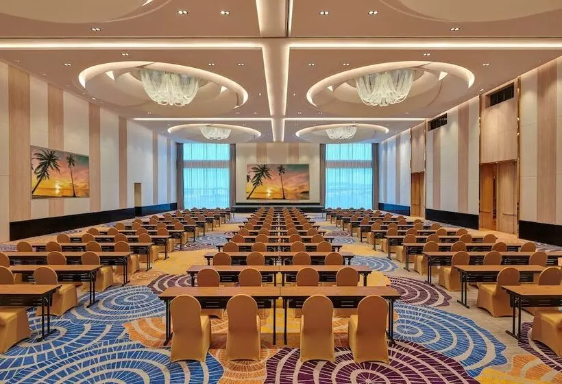 ホテル Courtyard By Marriott Setia Alam