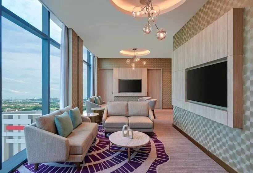 ホテル Courtyard By Marriott Setia Alam