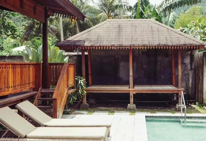 ホテル Madaira Villa Senggigi