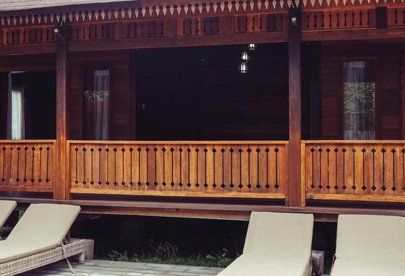 בית מלון כפרי Madaira Villa Senggigi