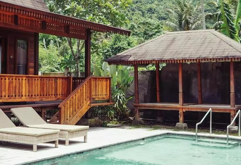 ホテル Madaira Villa Senggigi