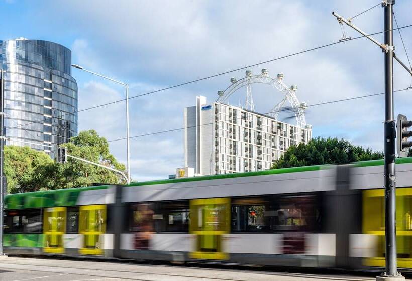 فندق Nesuto Docklands