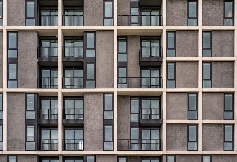 فندق Nesuto Docklands