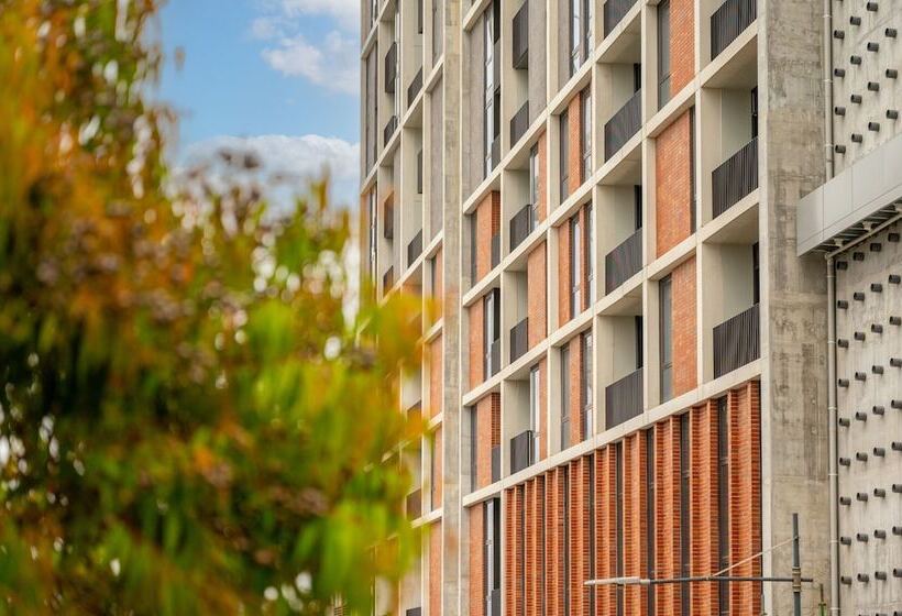 فندق Nesuto Docklands