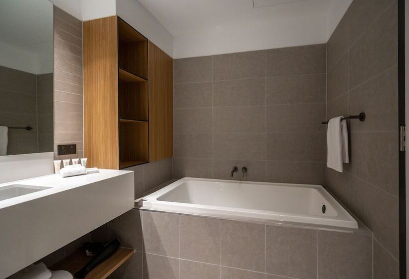 فندق Nesuto Docklands