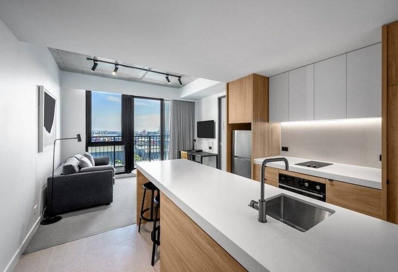 فندق Nesuto Docklands