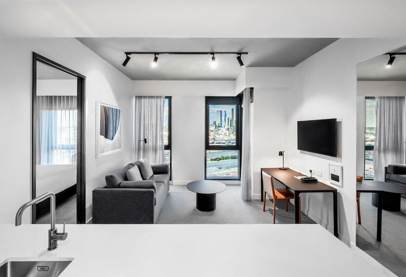 فندق Nesuto Docklands