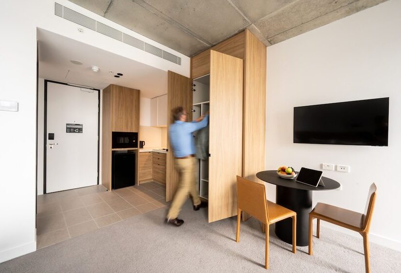 فندق Nesuto Docklands