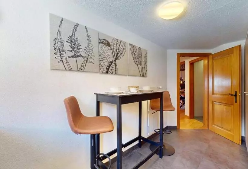 Hotelli No 8 Bed & Bar