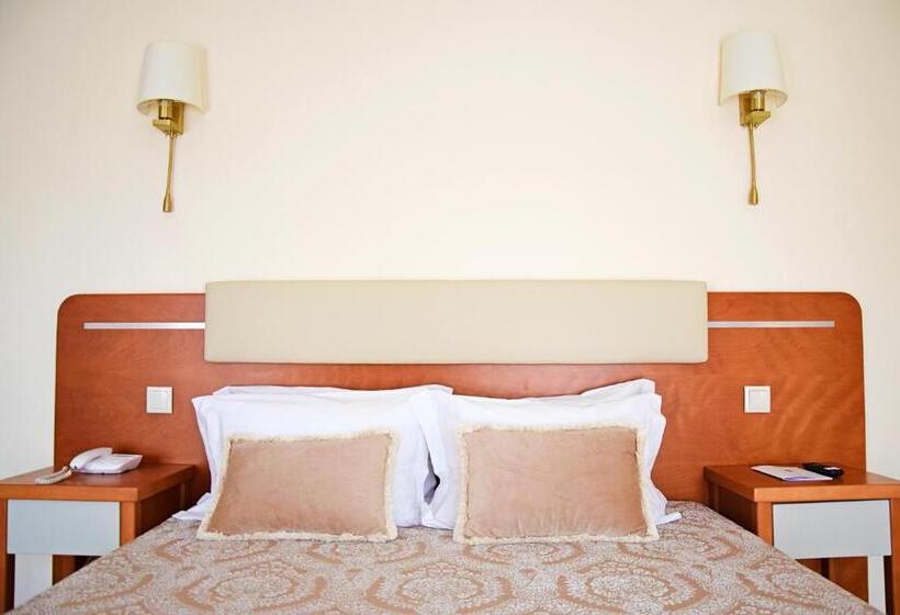 فندق O Guerreiro