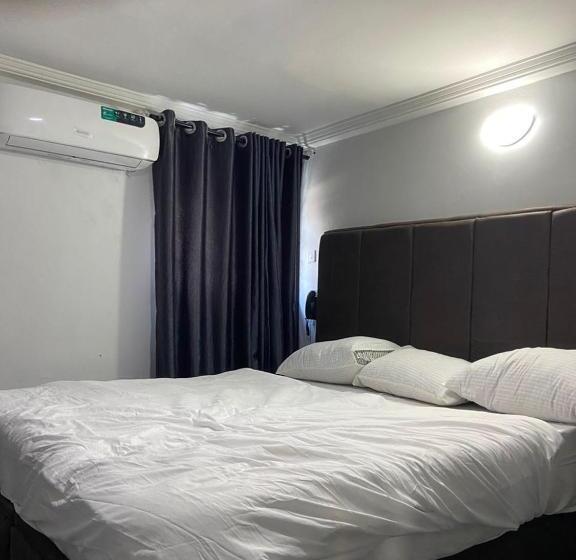 هتل Oak Suites & Bar