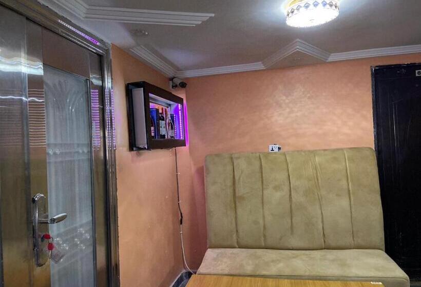 هتل Oak Suites & Bar