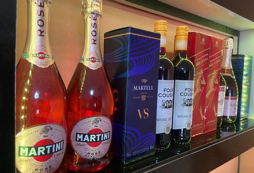 هتل Oak Suites & Bar