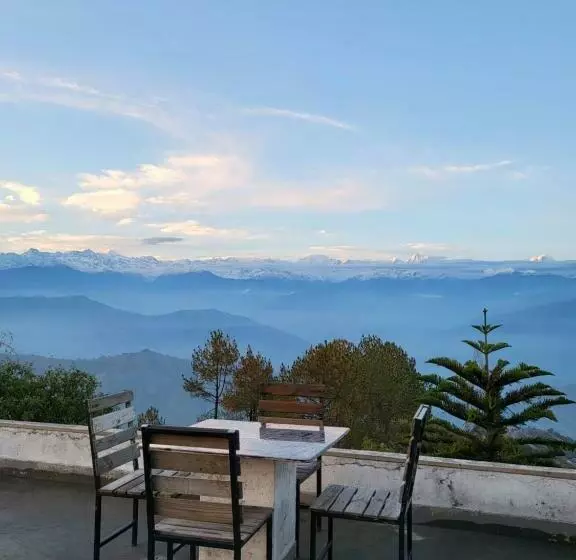 هتل Naldum Village Resort By The Edge Nagarkot