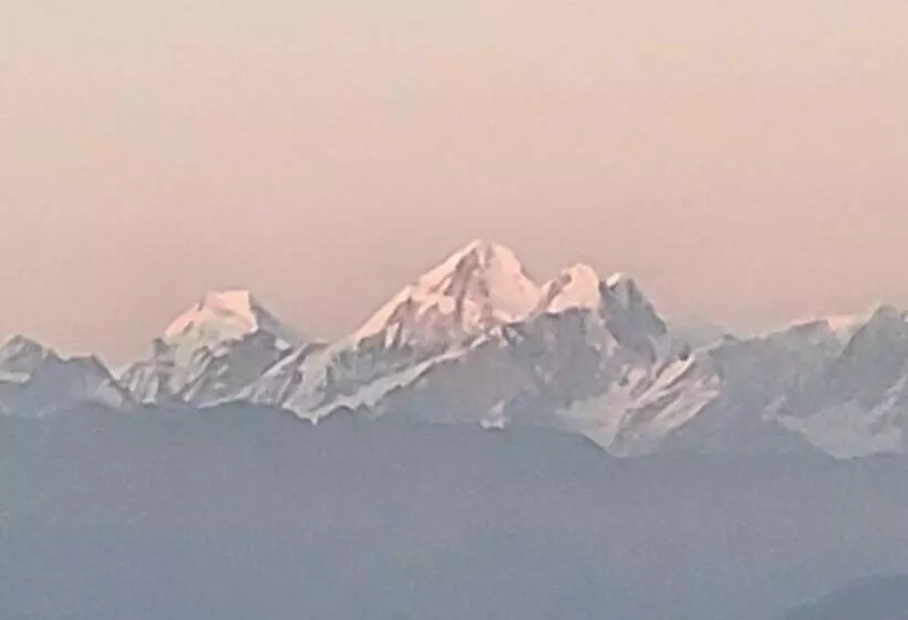 هتل Naldum Village Resort By The Edge Nagarkot