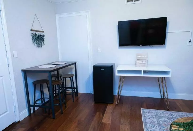 پانسیون Cozy And Adorable 1 Bdr/1 Ba