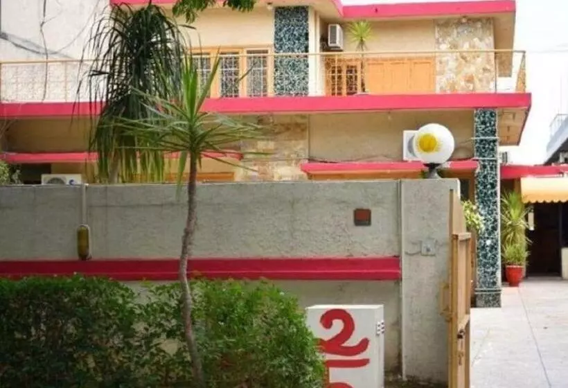 پانسیون Fantasy Lodges Guest House Islamabad