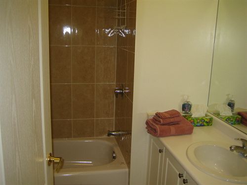 Clinton And Bloor B&b By Elevate Rooms