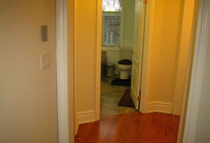 Clinton And Bloor B&b By Elevate Rooms