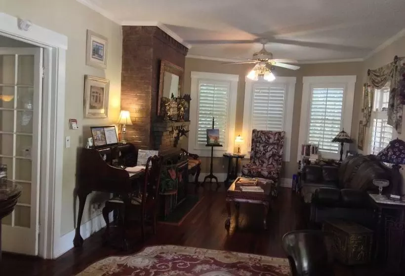 住宿加早餐  Beach Drive Inn