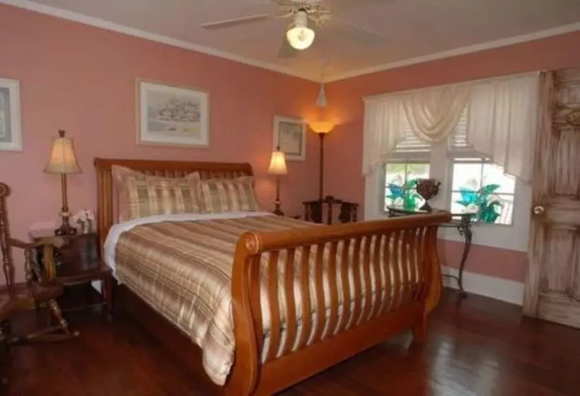 住宿加早餐  Beach Drive Inn